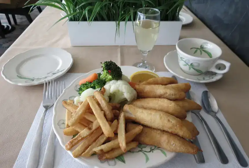 Photo showing Erie Beach Hotel Restaurant